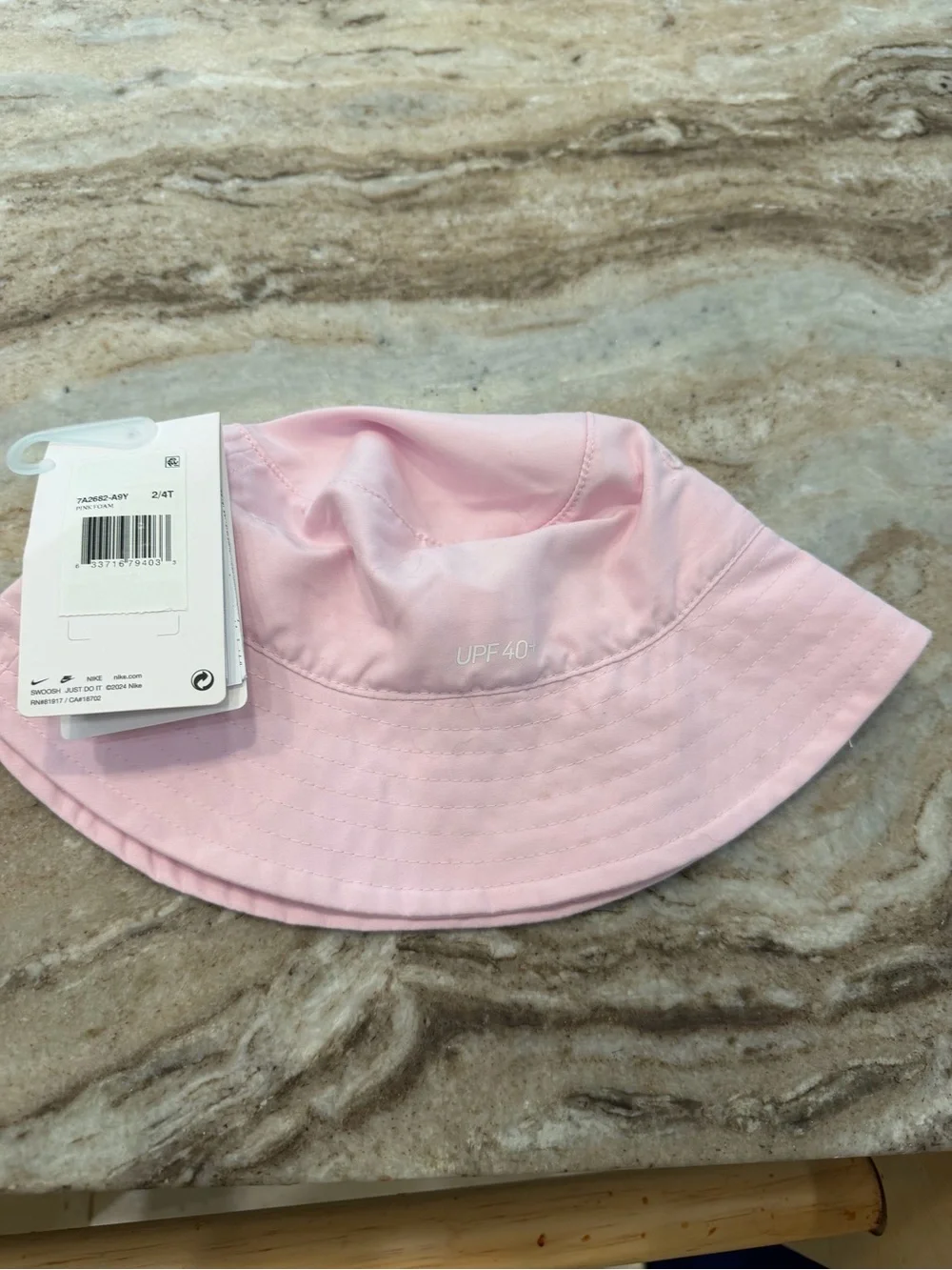 NWT- Nike bucket hat size 2-4T